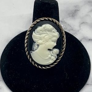 Silver Black & White Cameo Fashion Ring Size 8